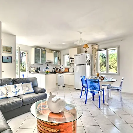 度假居 Les Epinouses By Interhome